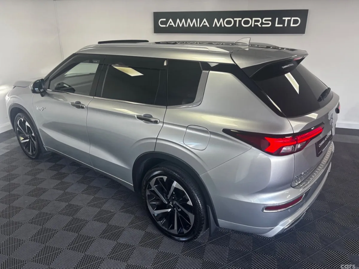 Mitsubishi Outlander SUV, Petrol Plug-in Hybrid, 2022, Silver
