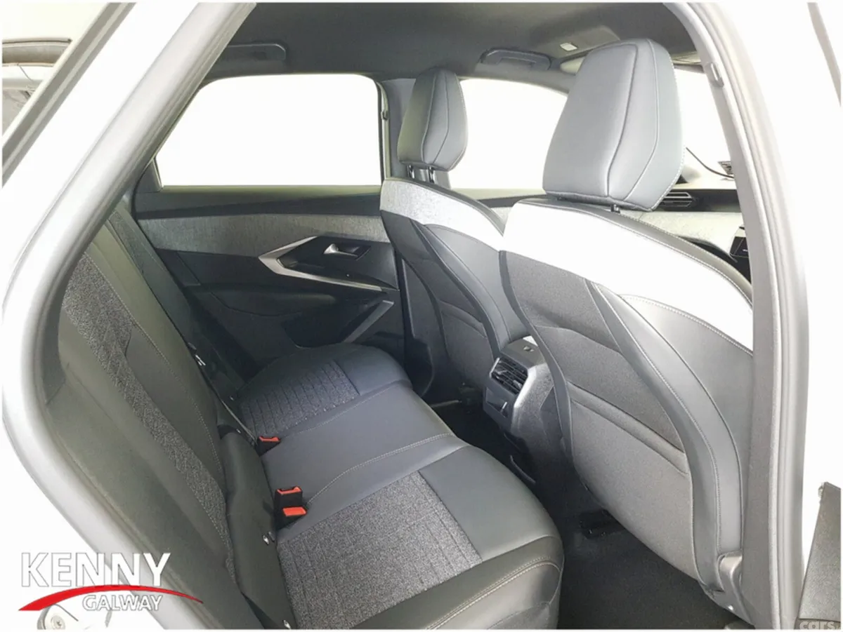 Peugeot 3008 MPV, Petrol Hybrid, 2026, White