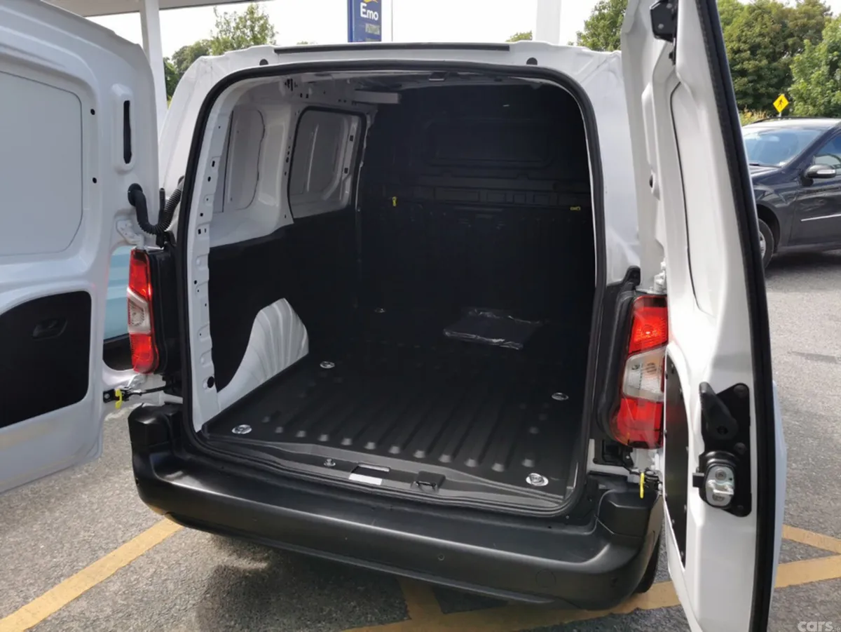 Citroen Berlingo Van, Diesel, 2026, White
