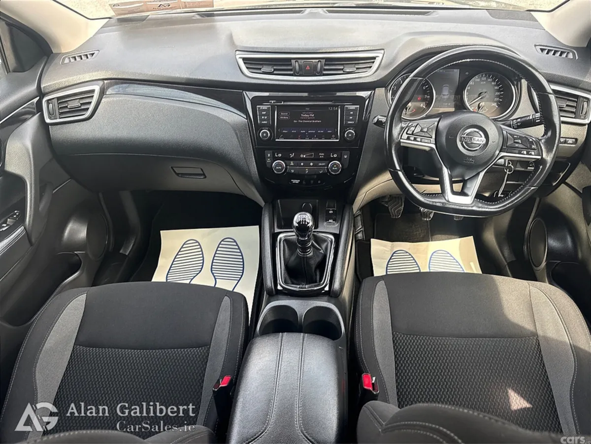 Nissan Qashqai MPV, Petrol, 2019, Grey