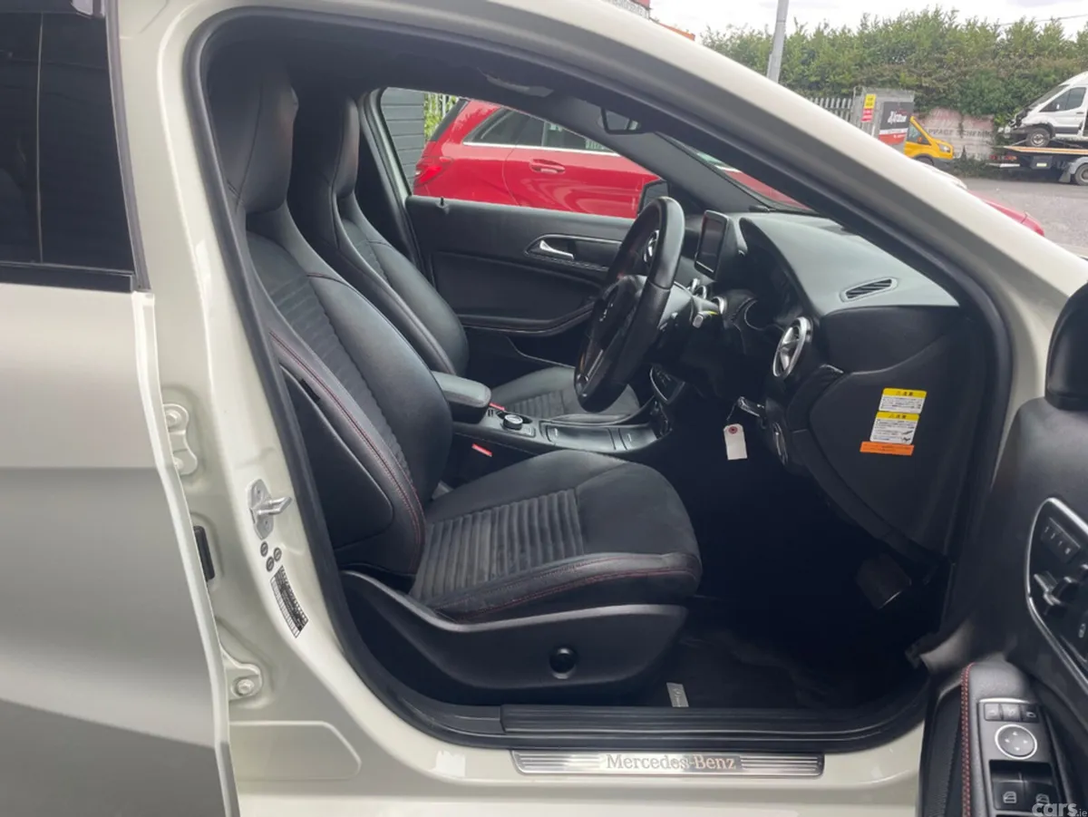 Mercedes-Benz Other Hatchback, Petrol, 2013, White
