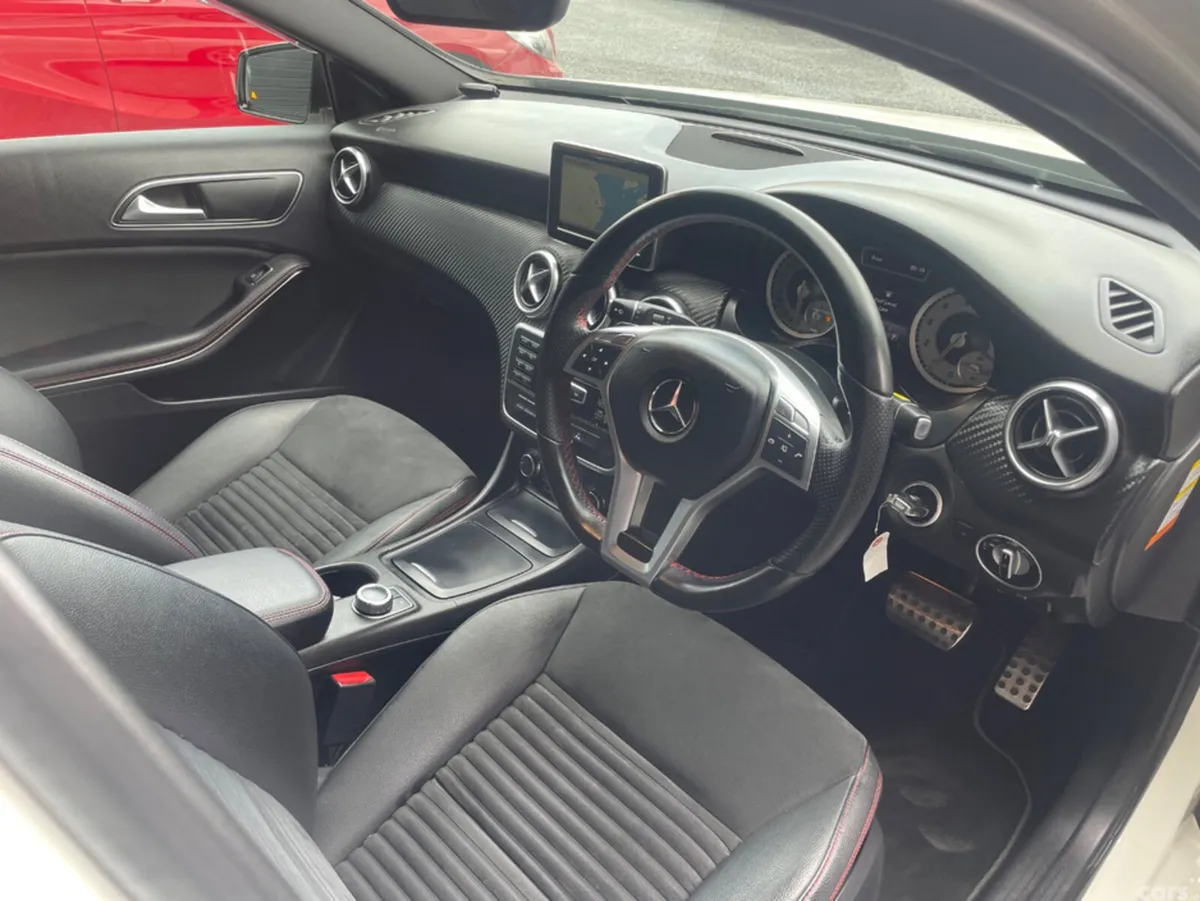 Mercedes-Benz Other Hatchback, Petrol, 2013, White