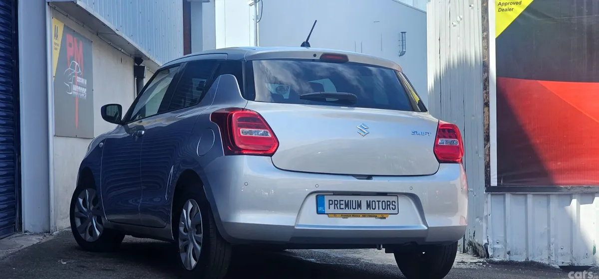 Suzuki Swift Hatchback, Petrol, 2023, Silver