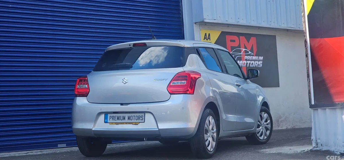 Suzuki Swift Hatchback, Petrol, 2023, Silver