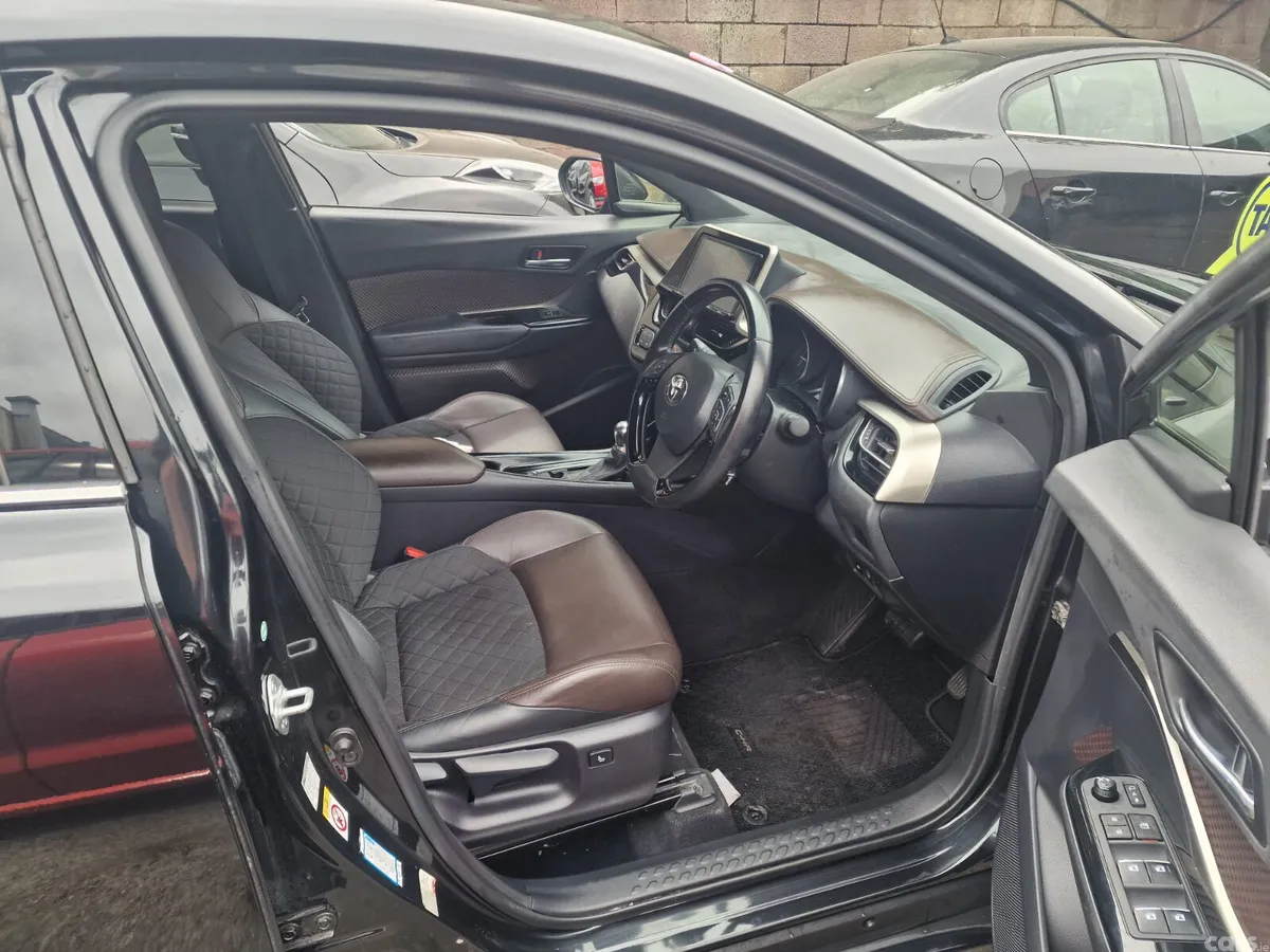 Toyota C-HR MPV, Petrol Hybrid, 2017, Black