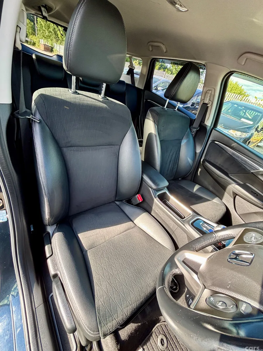 Honda Shuttle MPV, Petrol Hybrid, 2016, Black