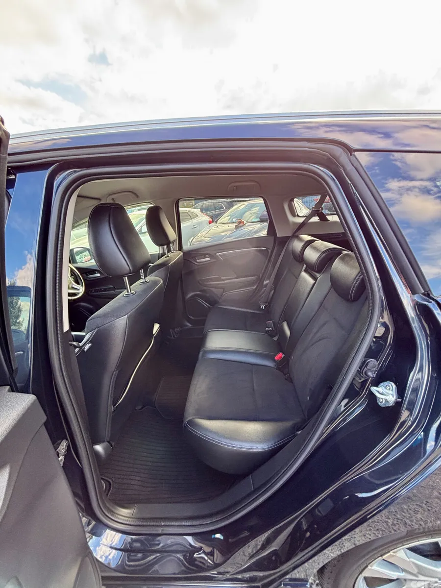 Honda Shuttle MPV, Petrol Hybrid, 2016, Black