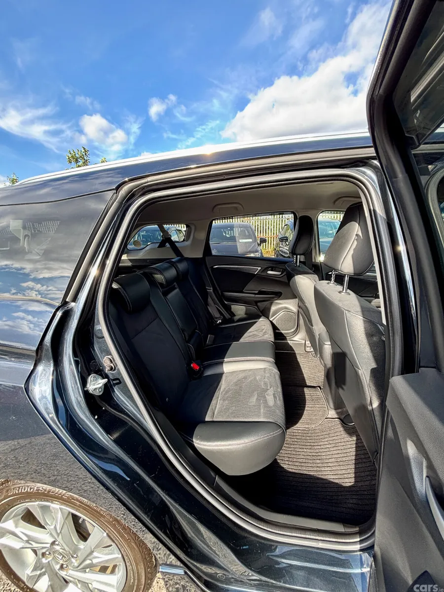 Honda Shuttle MPV, Petrol Hybrid, 2016, Black