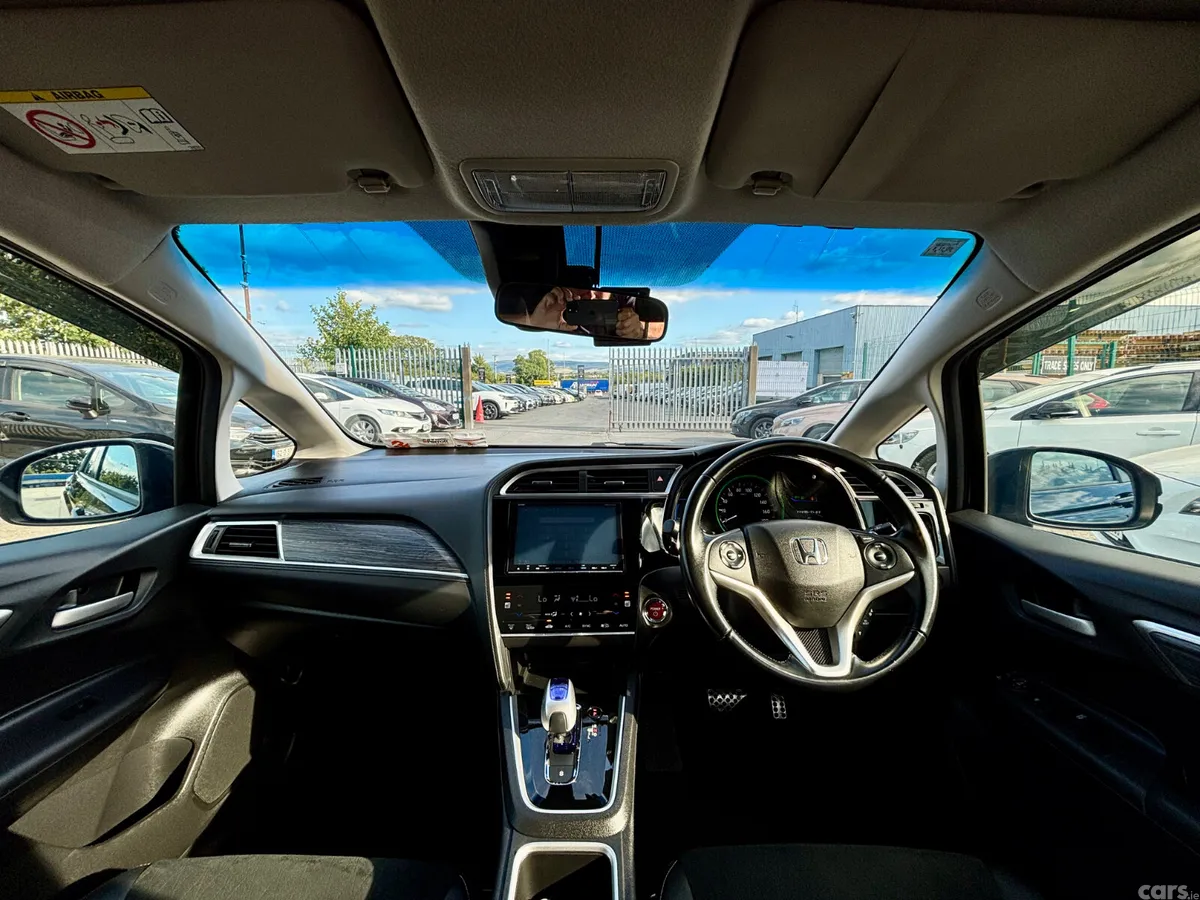 Honda Shuttle MPV, Petrol Hybrid, 2016, Black