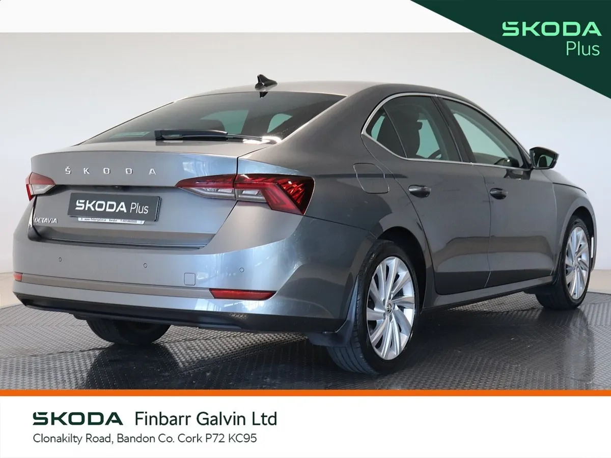 Skoda Octavia Saloon, Petrol, 2023, Grey