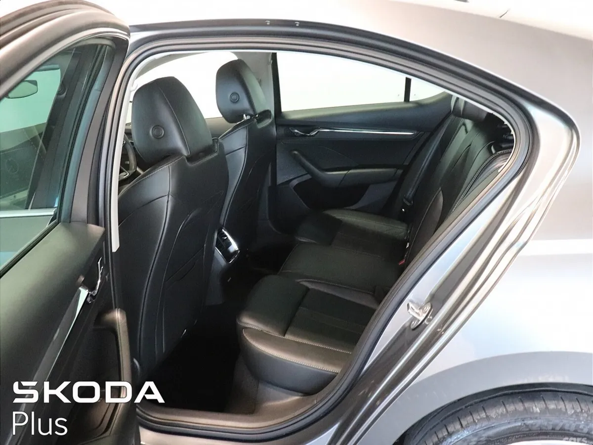 Skoda Octavia Saloon, Petrol, 2023, Grey