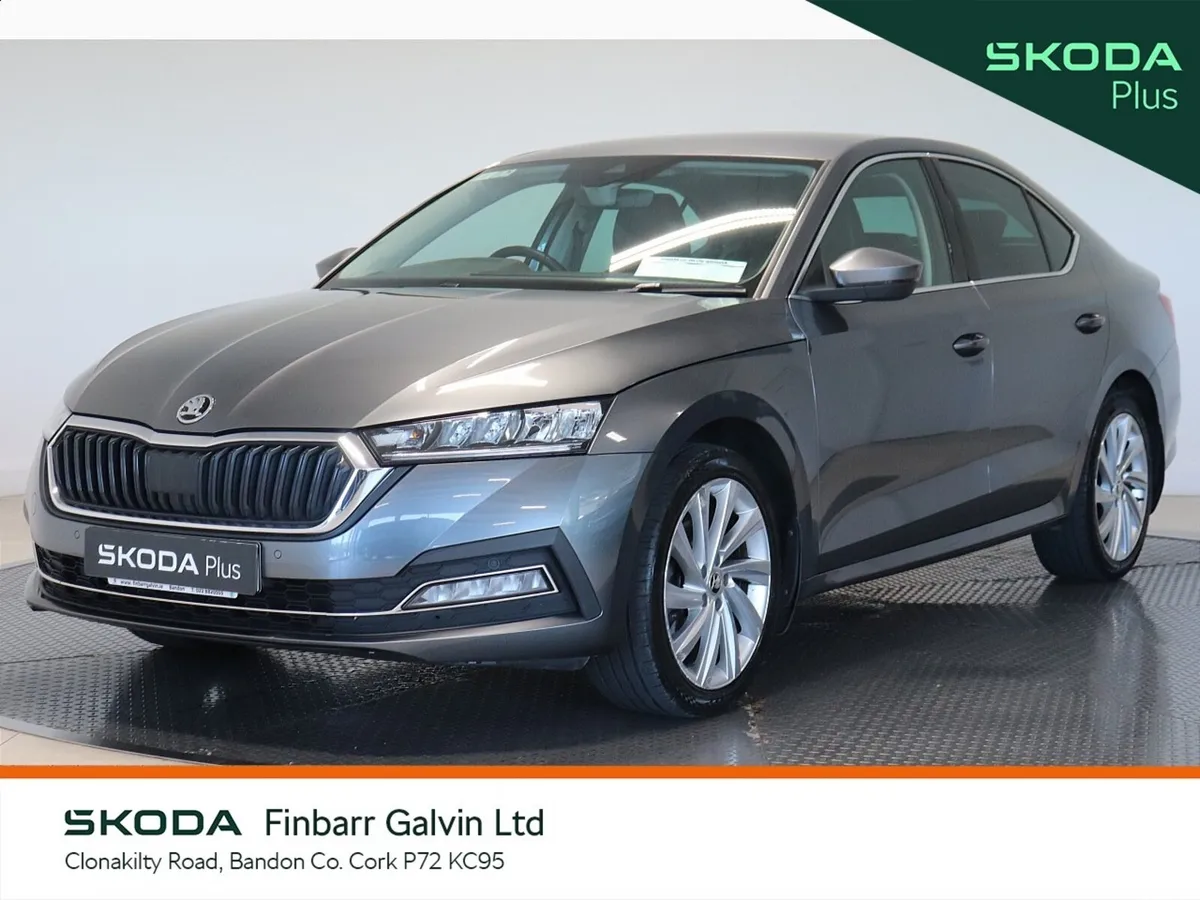 Skoda Octavia Saloon, Petrol, 2023, Grey