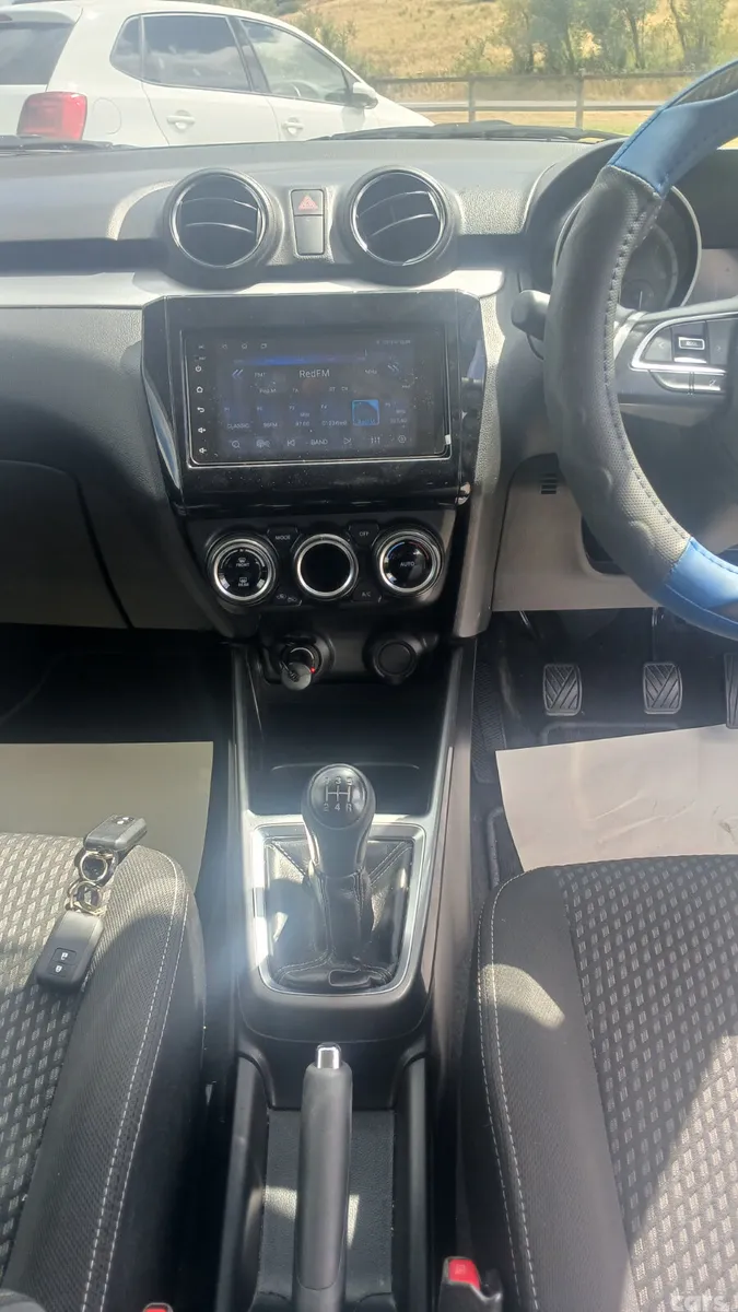 Suzuki Swift Hatchback, Petrol, 2017, Blue