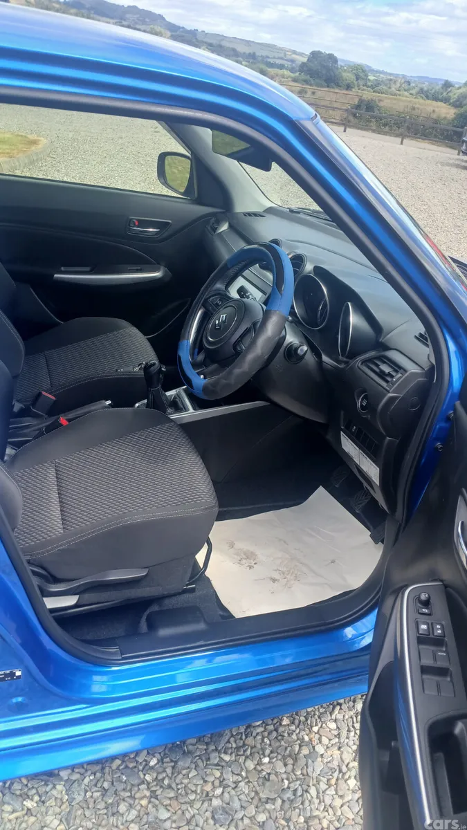 Suzuki Swift Hatchback, Petrol, 2017, Blue