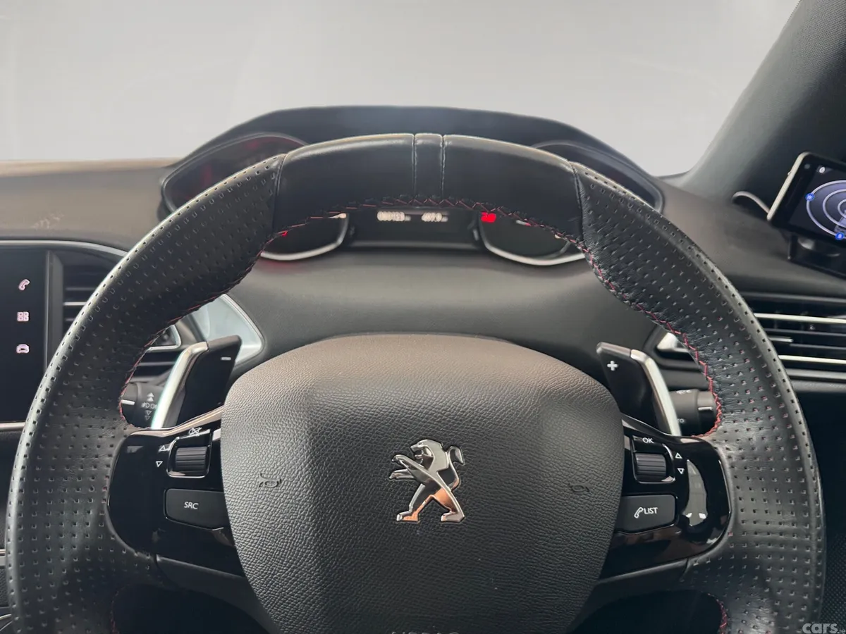 Peugeot 308 Hatchback, Diesel, 2019, Blue