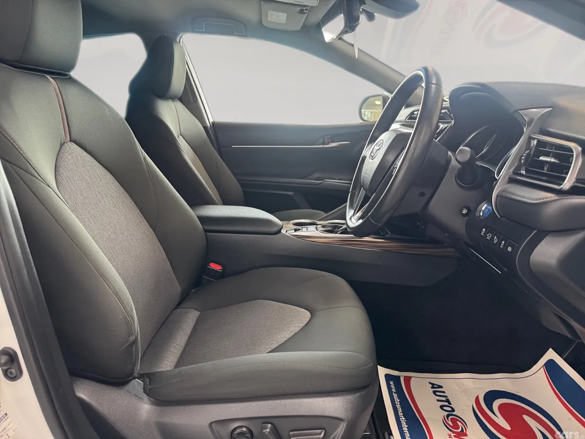 Toyota Camry Saloon, Petrol Hybrid, 2020, White