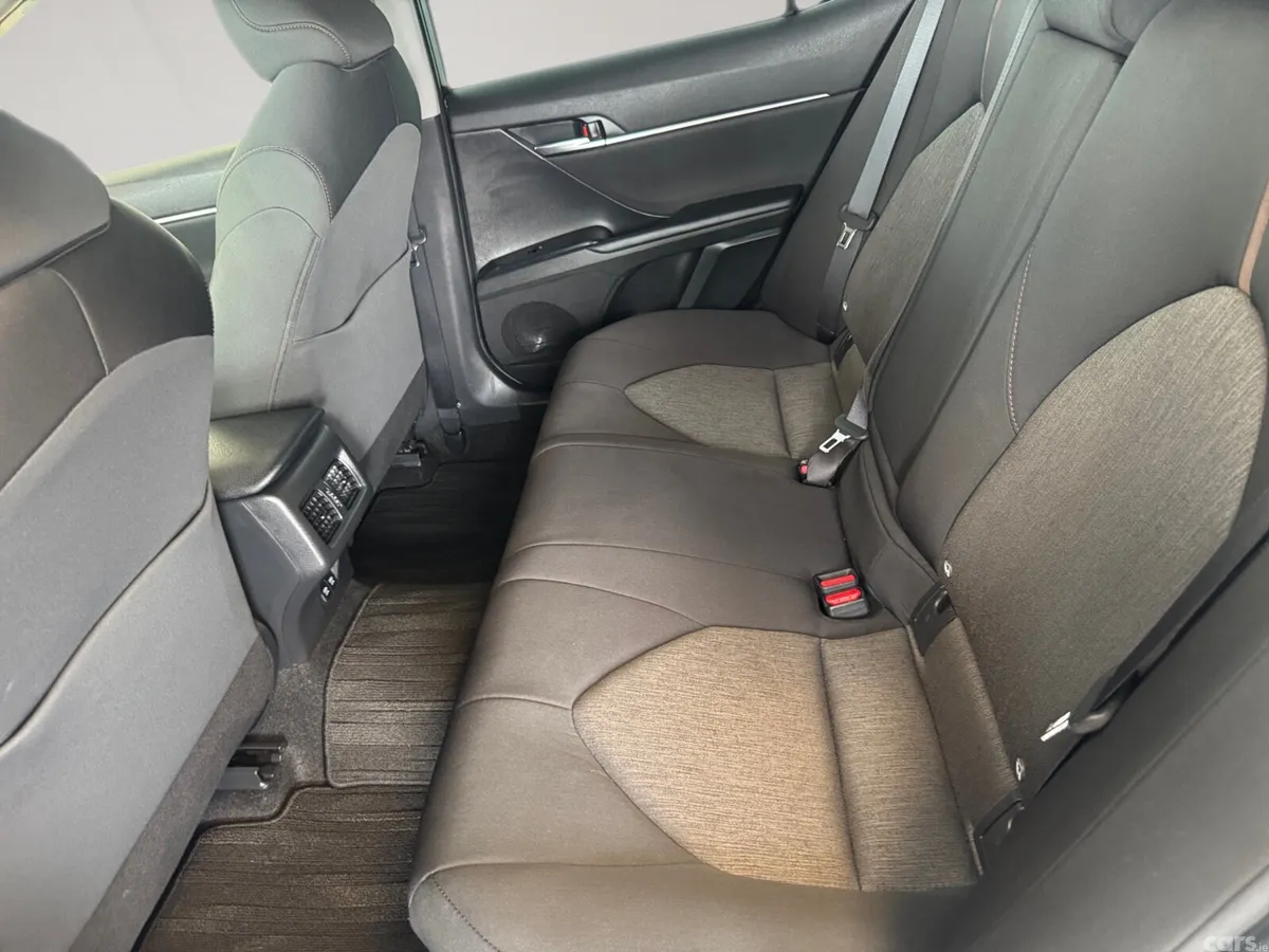 Toyota Camry Saloon, Petrol Hybrid, 2020, White