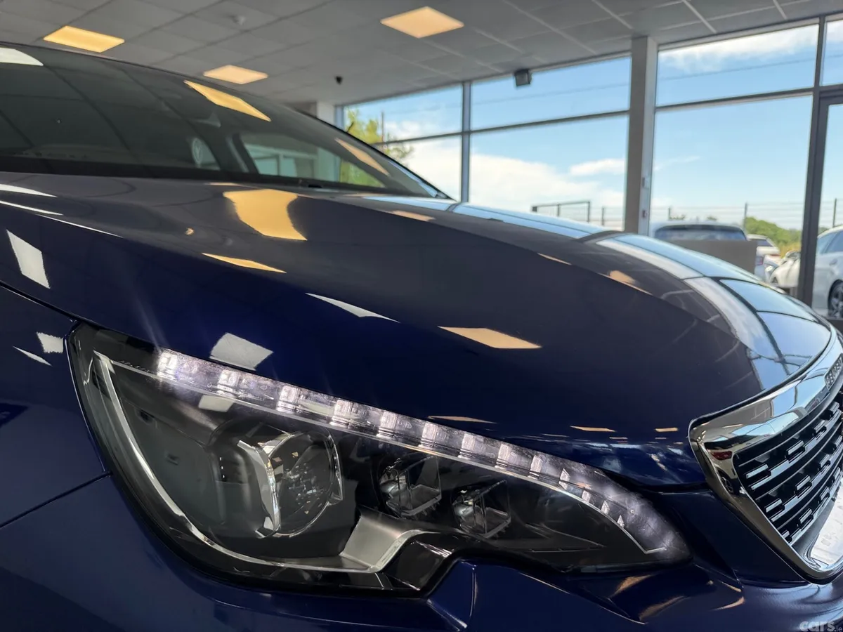 Peugeot 308 Hatchback, Diesel, 2019, Blue
