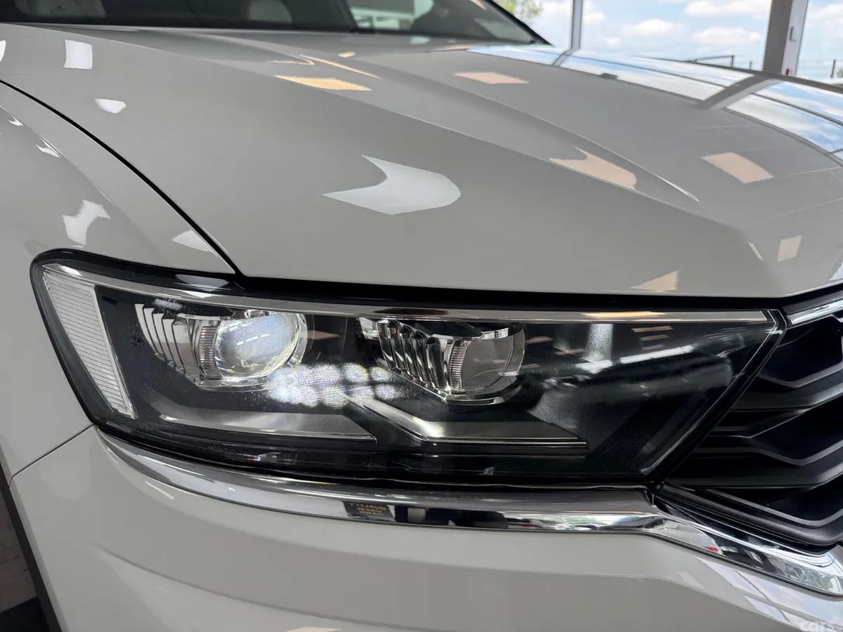 Volkswagen T-Roc SUV, Diesel, 2021, White