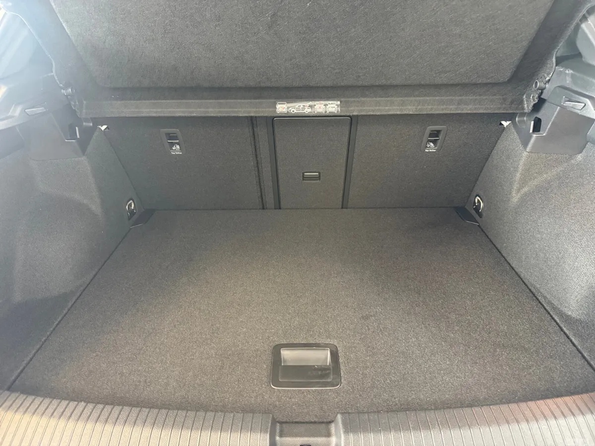 Volkswagen T-Roc SUV, Diesel, 2021, White