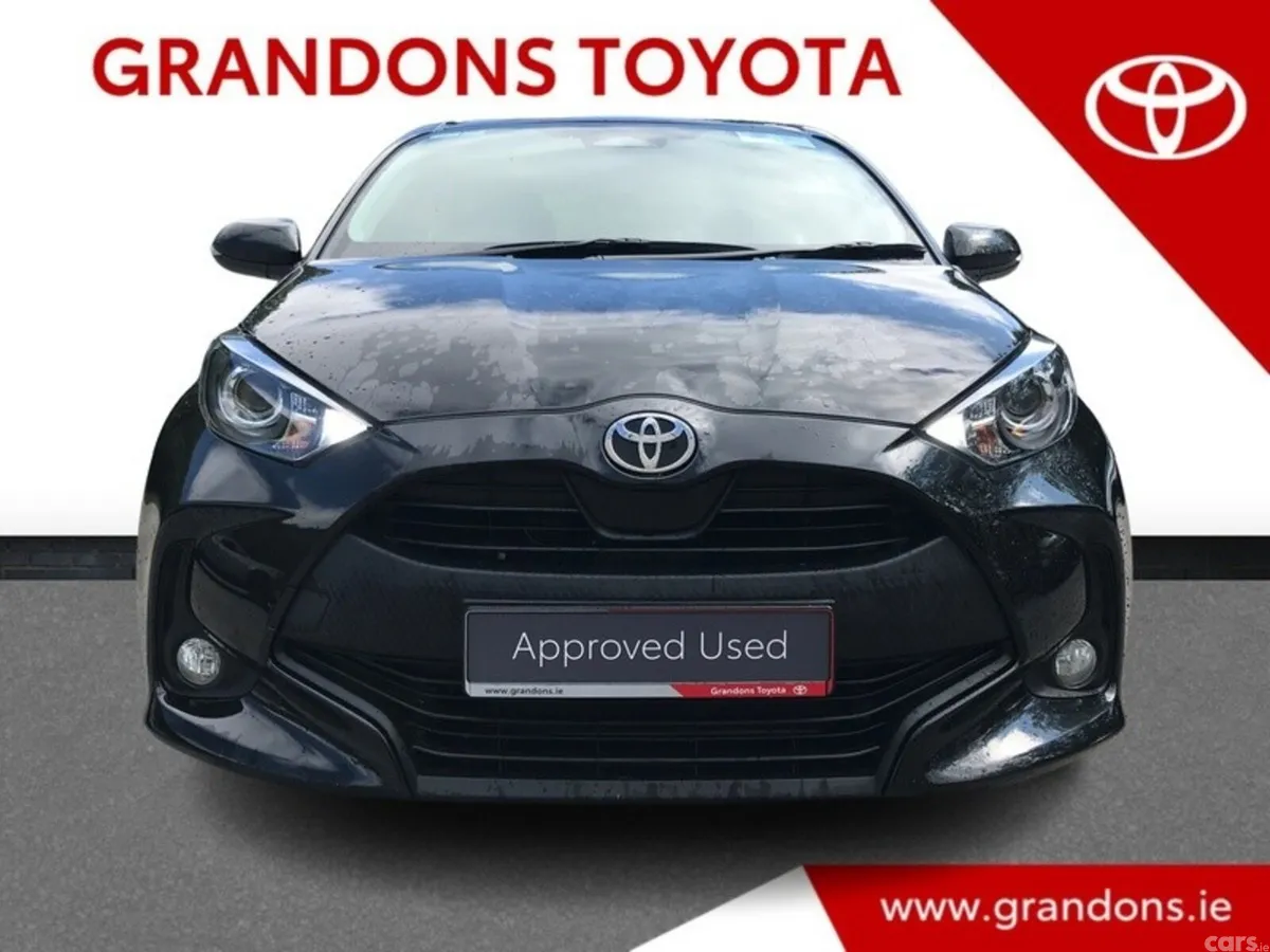 Toyota Yaris Hatchback, Petrol Hybrid, 2025, Black
