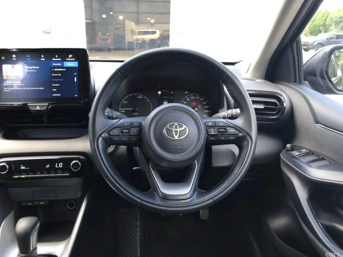 Toyota Yaris Hatchback, Petrol Hybrid, 2025, Black