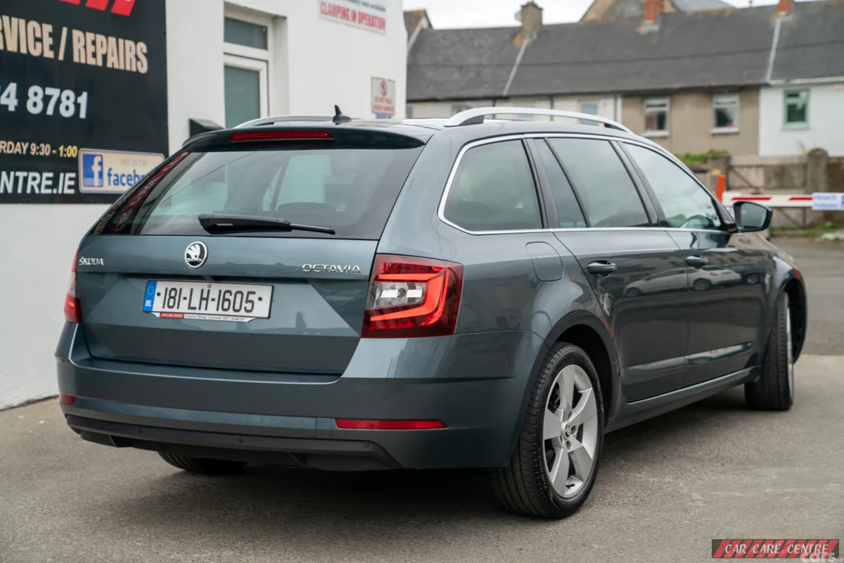Skoda Octavia Estate, Petrol, 2018, Grey