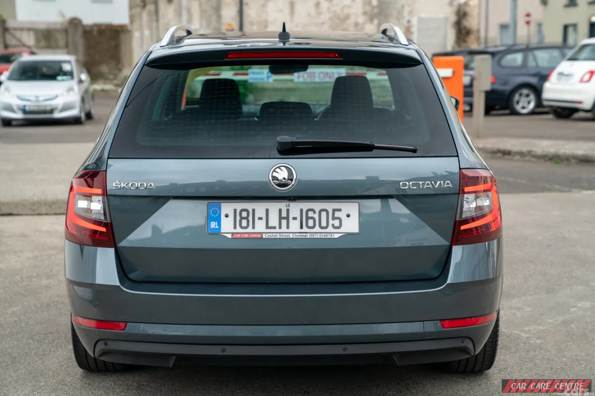 Skoda Octavia Estate, Petrol, 2018, Grey