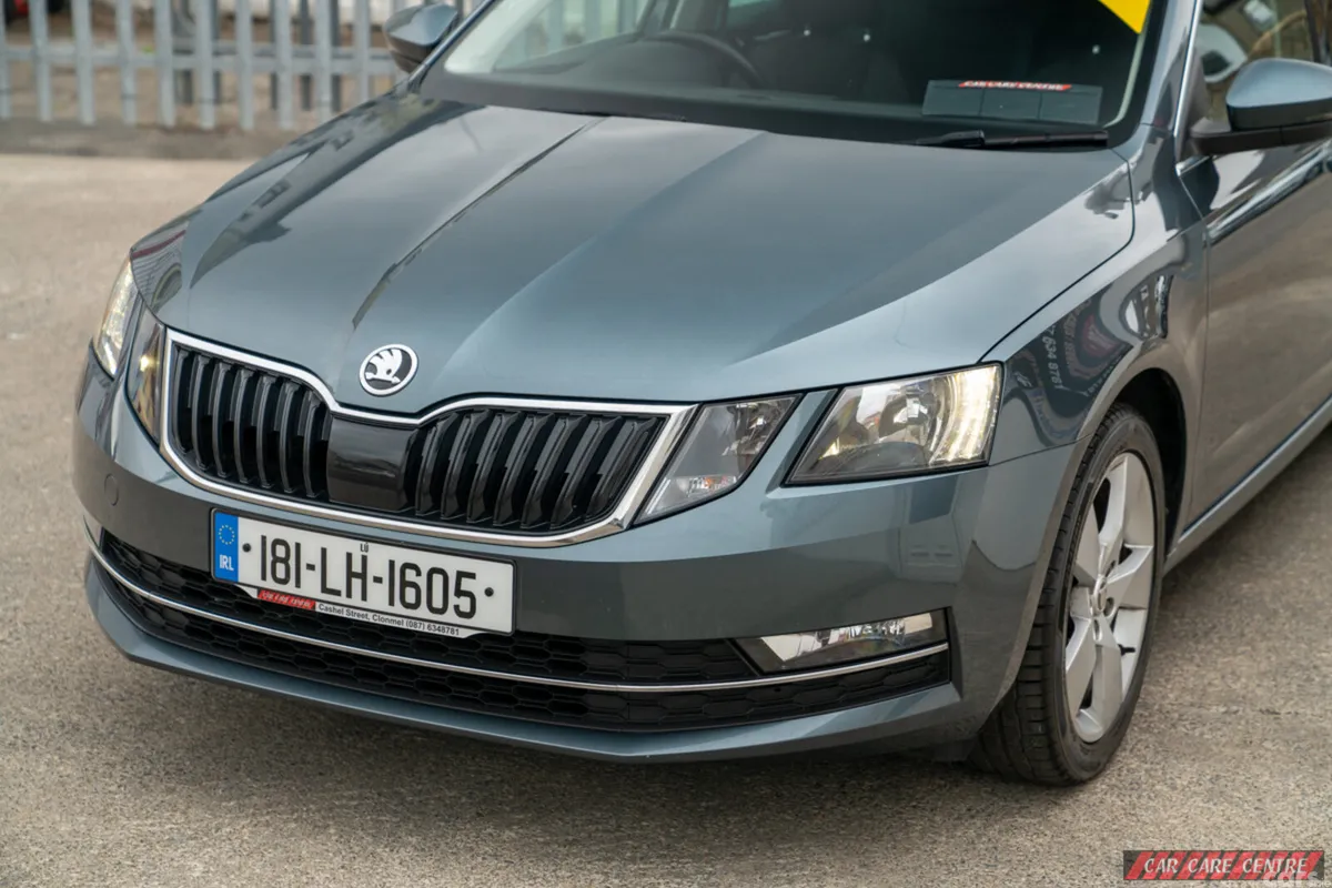 Skoda Octavia Estate, Petrol, 2018, Grey