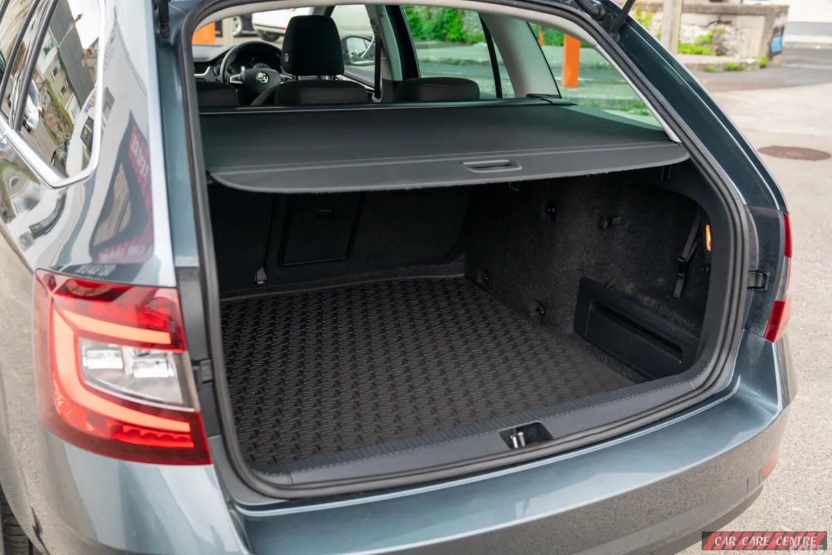 Skoda Octavia Estate, Petrol, 2018, Grey