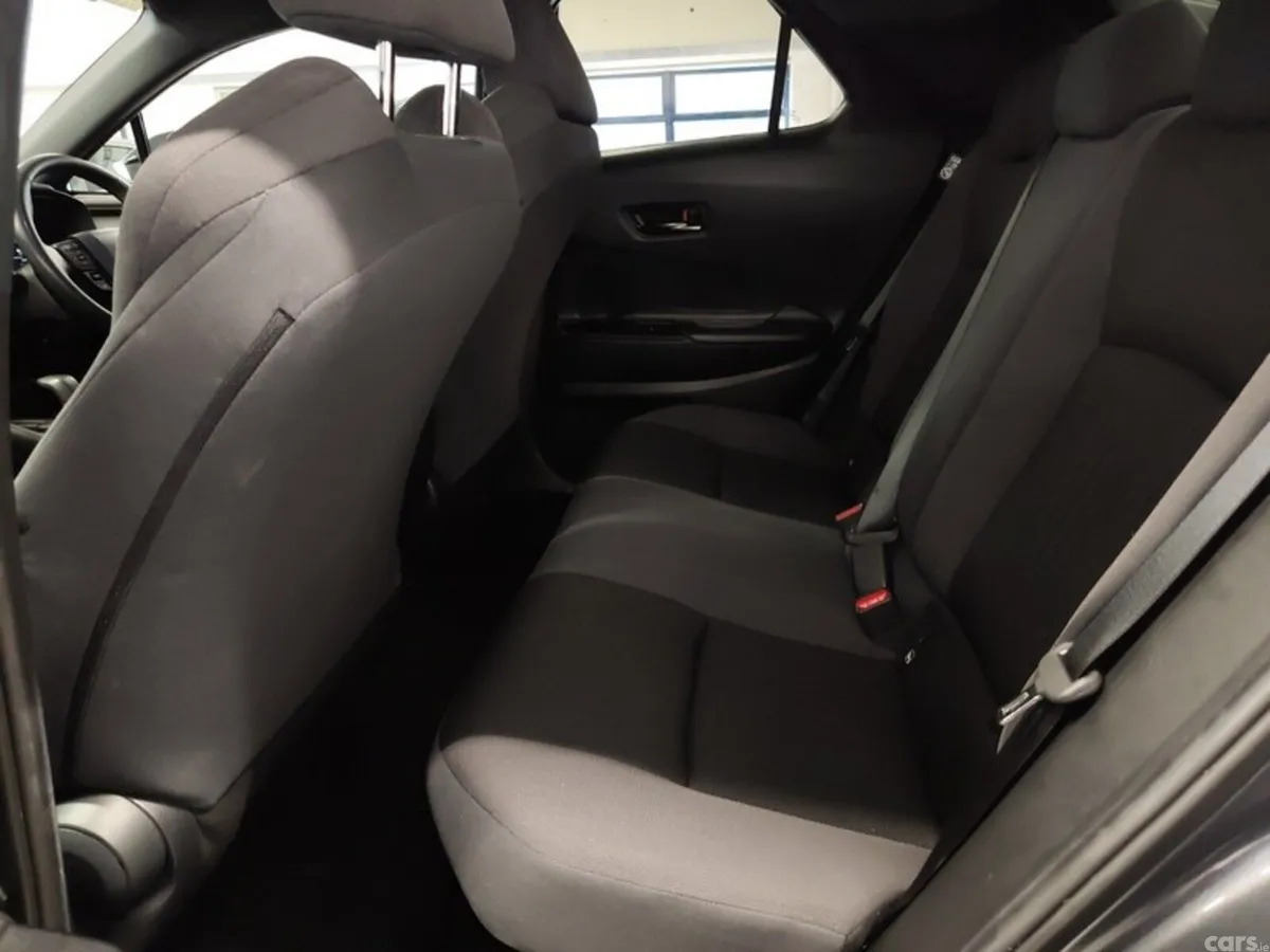 Toyota C-HR SUV, Petrol Hybrid, 2024, Grey
