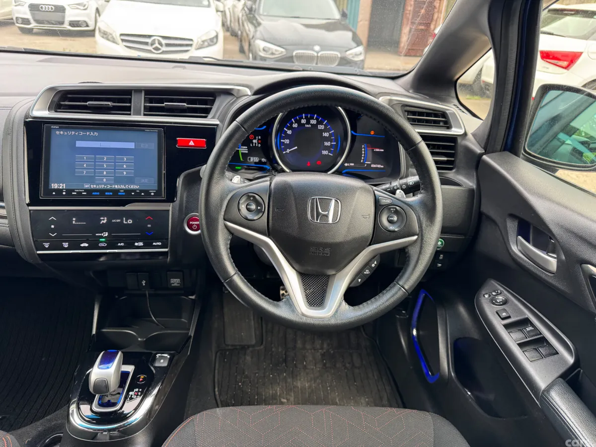 Honda Fit Hatchback, Petrol Hybrid, 2014, Blue