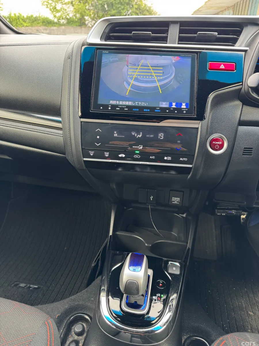 Honda Fit Hatchback, Petrol Hybrid, 2014, Blue