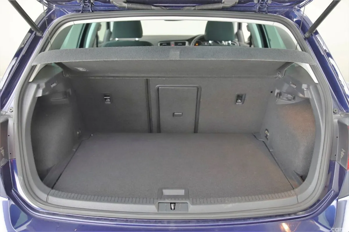 Volkswagen Golf Hatchback, Petrol, 2019, Blue
