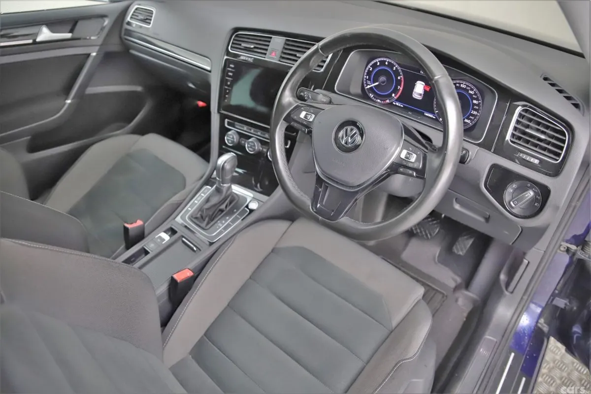 Volkswagen Golf Hatchback, Petrol, 2019, Blue