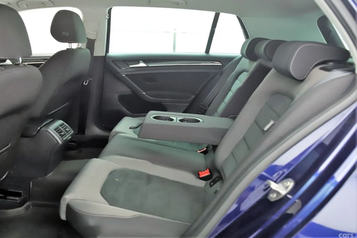 Volkswagen Golf Hatchback, Petrol, 2019, Blue