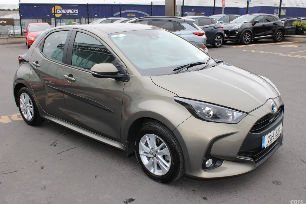 Toyota Yaris Hatchback, Petrol Hybrid, 2022, Green
