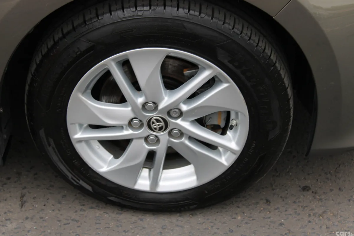 Toyota Yaris Hatchback, Petrol Hybrid, 2022, Green