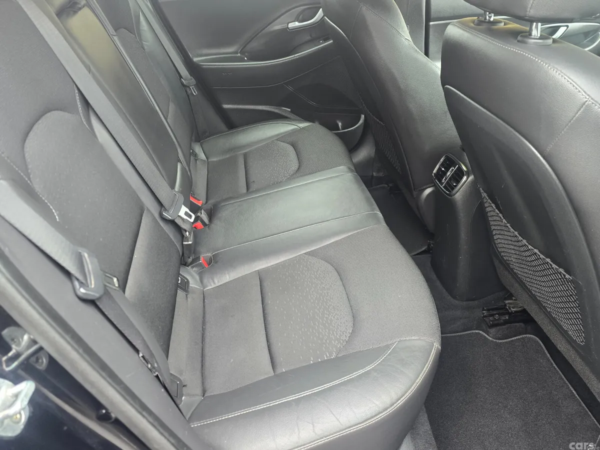 Hyundai i30 Hatchback, Diesel, 2017, Black
