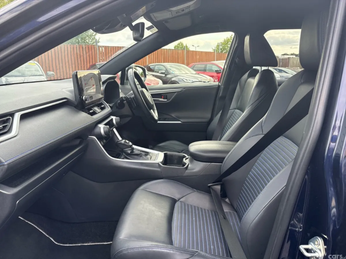 Toyota RAV4 SUV, Petrol Hybrid, 2024, Blue