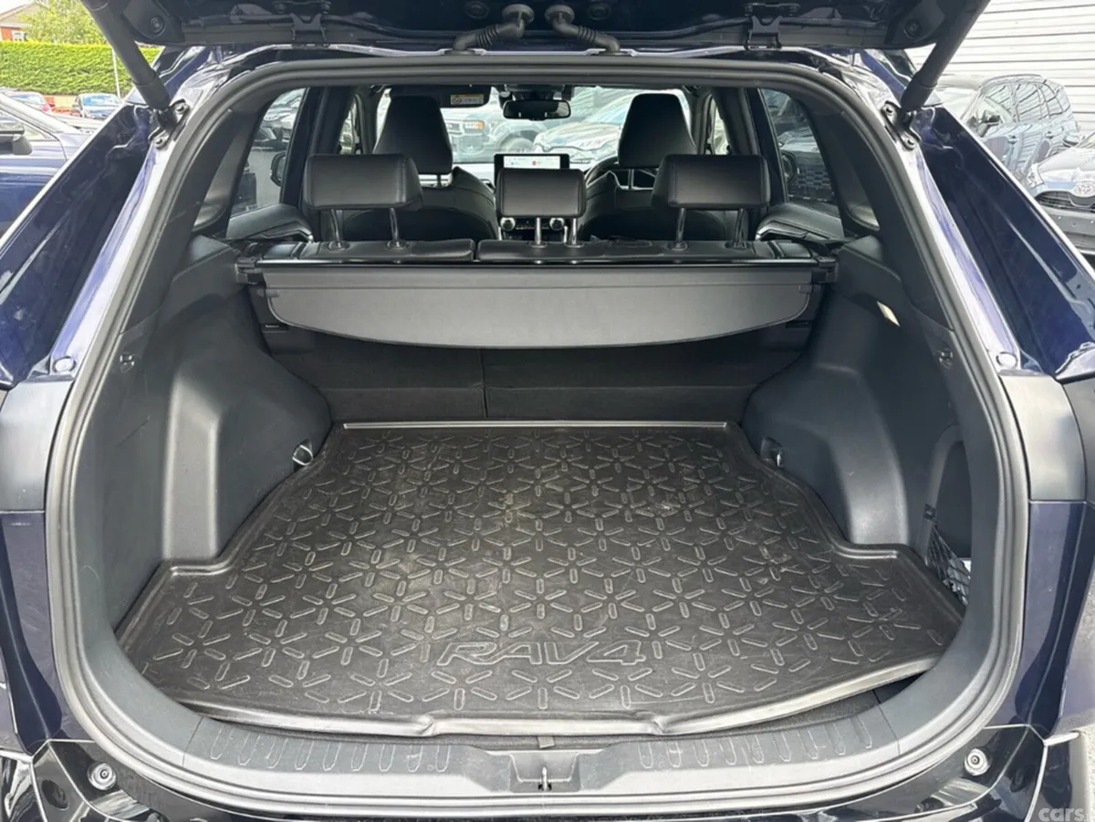 Toyota RAV4 SUV, Petrol Hybrid, 2024, Blue