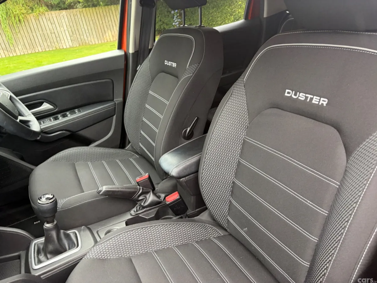 Dacia Duster Hatchback, Gas, 2023, Orange