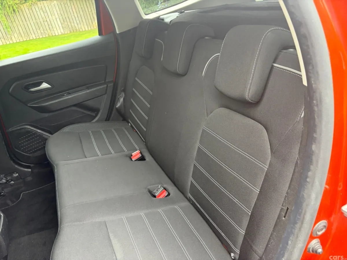 Dacia Duster Hatchback, Gas, 2023, Orange
