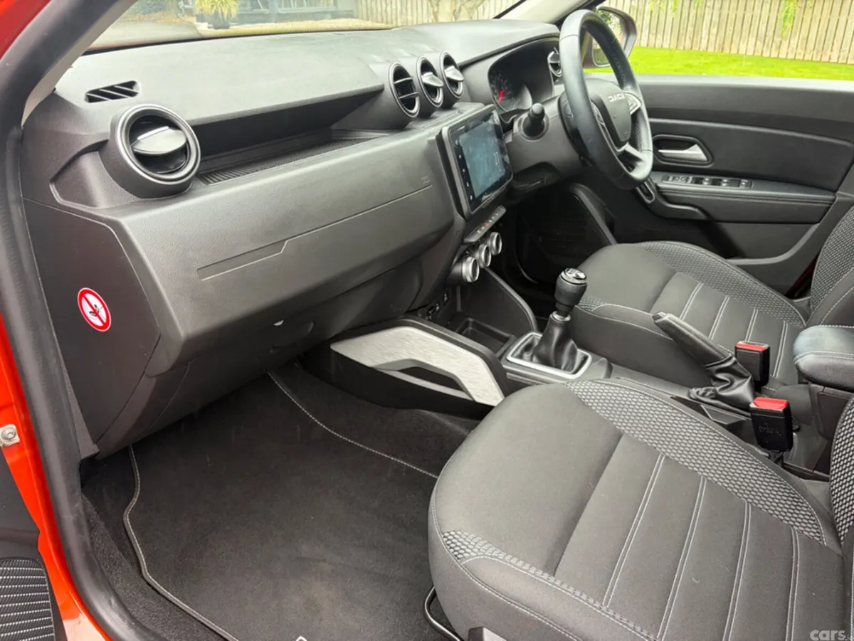 Dacia Duster Hatchback, Gas, 2023, Orange