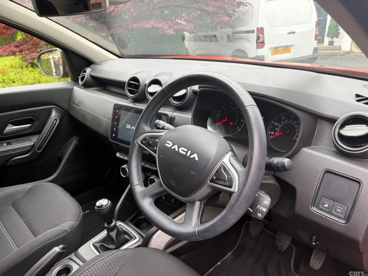 Dacia Duster Hatchback, Gas, 2023, Orange