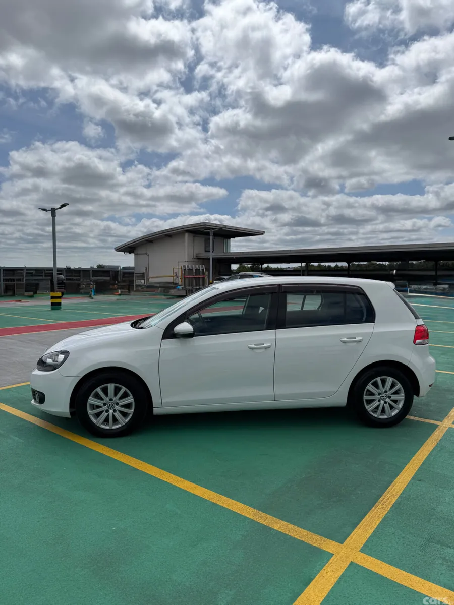 Volkswagen Golf Hatchback, Petrol, 2011, White