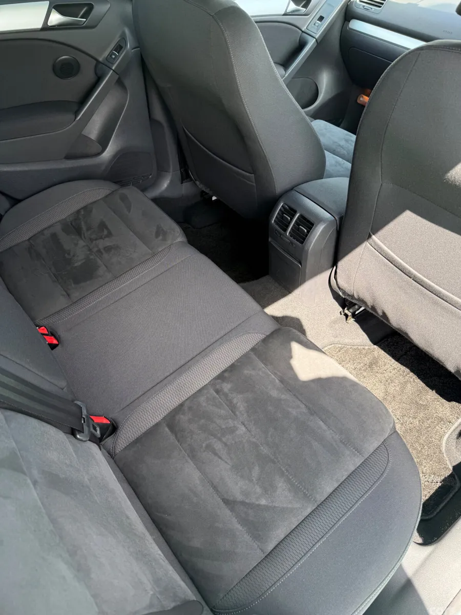Volkswagen Golf Hatchback, Petrol, 2011, Silver