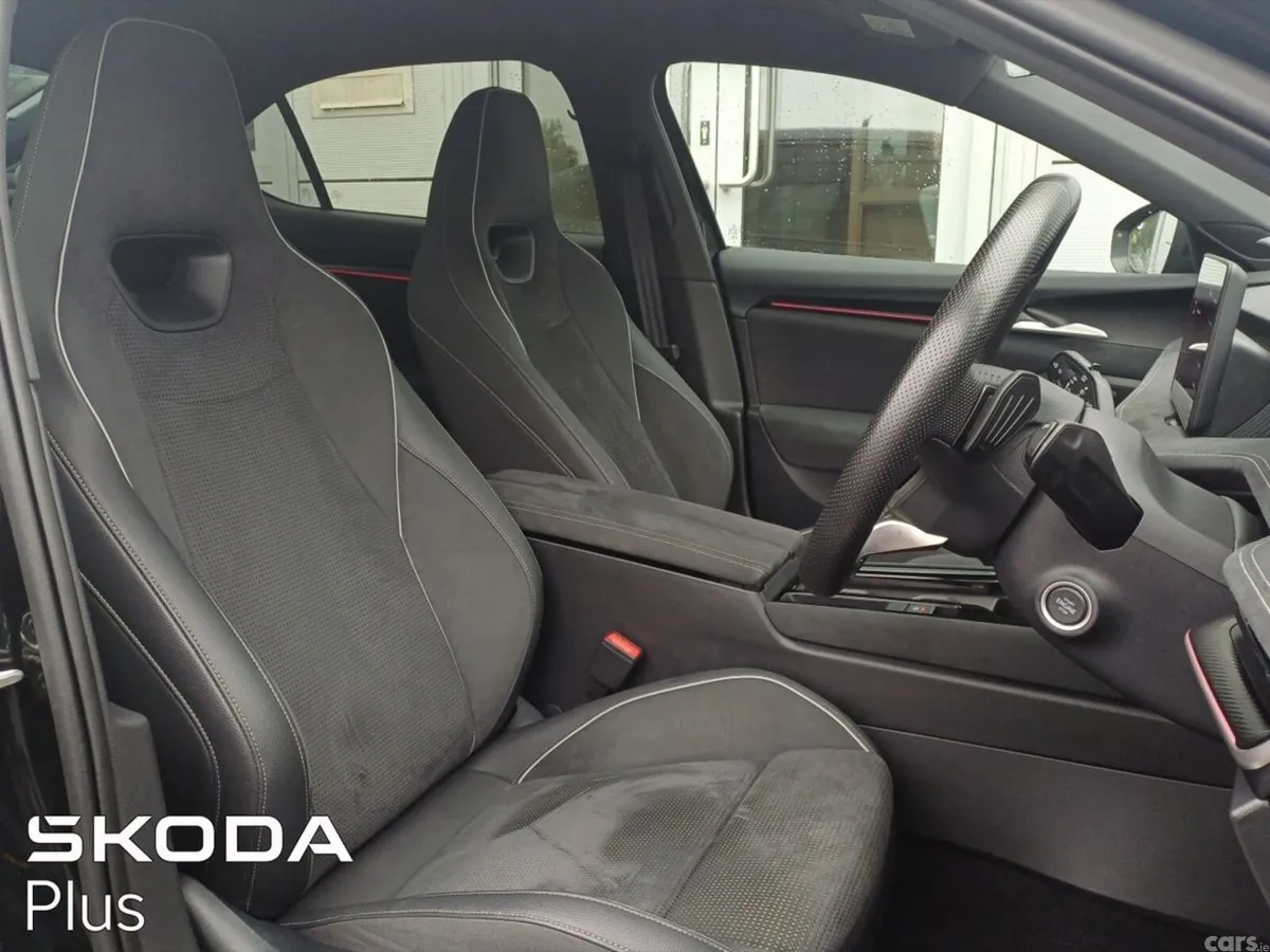 Skoda Superb Saloon, Diesel, 2026, Black