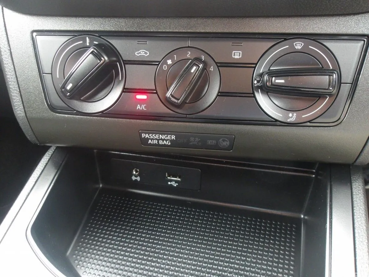 SEAT Arona SUV, Diesel, 2019, Blue
