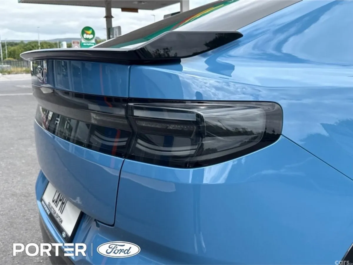 Ford Capri MPV, Electric, 2026, Blue